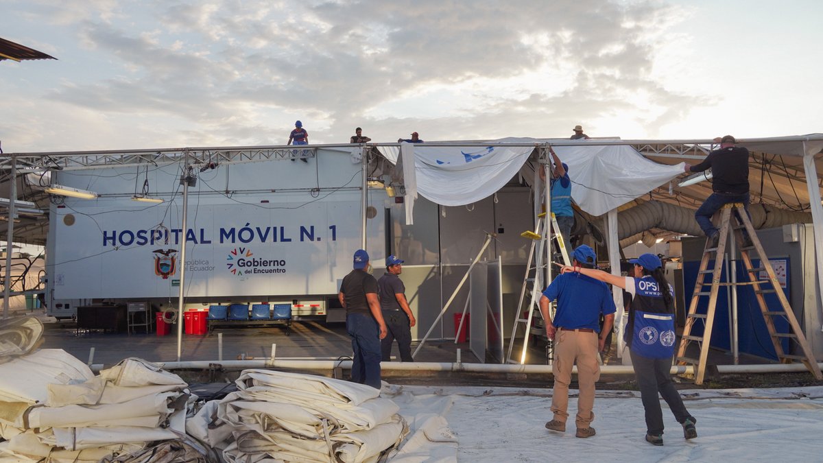 gabicpf's tweet photo. En la formación en el montaje y manejo de los módulos hospitalarios donados por @opsoms a los #EMTamericas 🇪🇨; personal multidisciplinario de @HospitalMovil_1 y @hmovil2_emt refuerza sus conocimientos y habilidades en el despliegue y repliegue de su infraestructura principal https://t.co/QKiJS0XLQZ