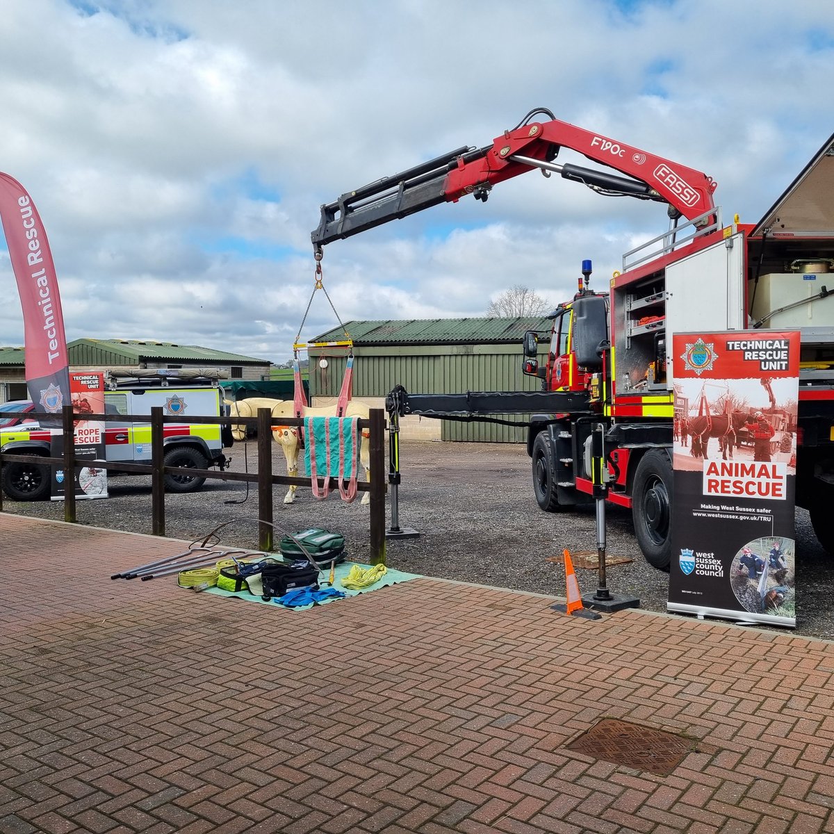 Great open day at Sussex Equine Hospital today, thank you everyone who stopped and talked to us about what we do! #animalrescue #fireandrescue #Equine