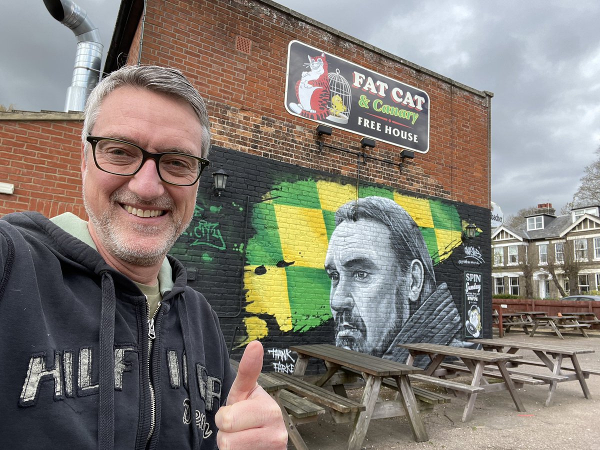 SebastianBoesel's tweet photo. @borussia Good luck für die 2. Hälfte aus Norwich/GB, Borussia! https://t.co/POY8GLNNzf