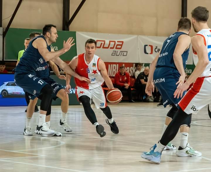 Trevor John (<a href="/trev_john2/">Trevor John</a>) shoot 5/8 from behind the arc and scored a total of 19 points for <a href="/sksbasket/">skslaviapraha_basketbal</a> at Opava in the Czech NBL 🇨🇿

#TangramSports
#FollowYourDreamsWithUs