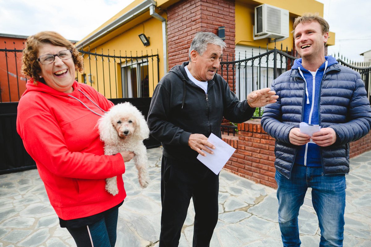MaximilianoWes4's tweet photo. ¡Con alegría y con compromiso! Cada día somos más los que queremos una #MejorOlavarría 💙🤍 https://t.co/p1ylHnHm4Q
