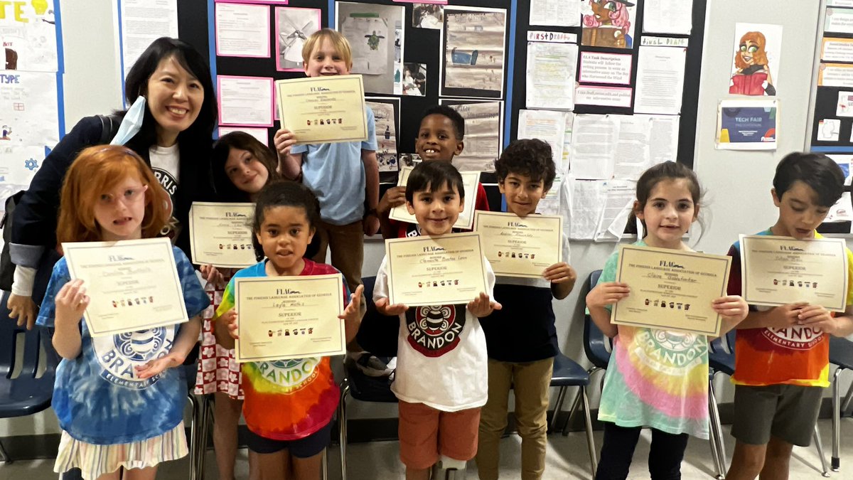 SenoraEstrada's tweet photo. FLAG spoken contest 2023- DLI Morris Brandon students did an amazing job showing their biliteracy skills @Morehart_5th @jbland100 @MsSmall2016 @APSDualLang https://t.co/6Y2Y8TRHa1