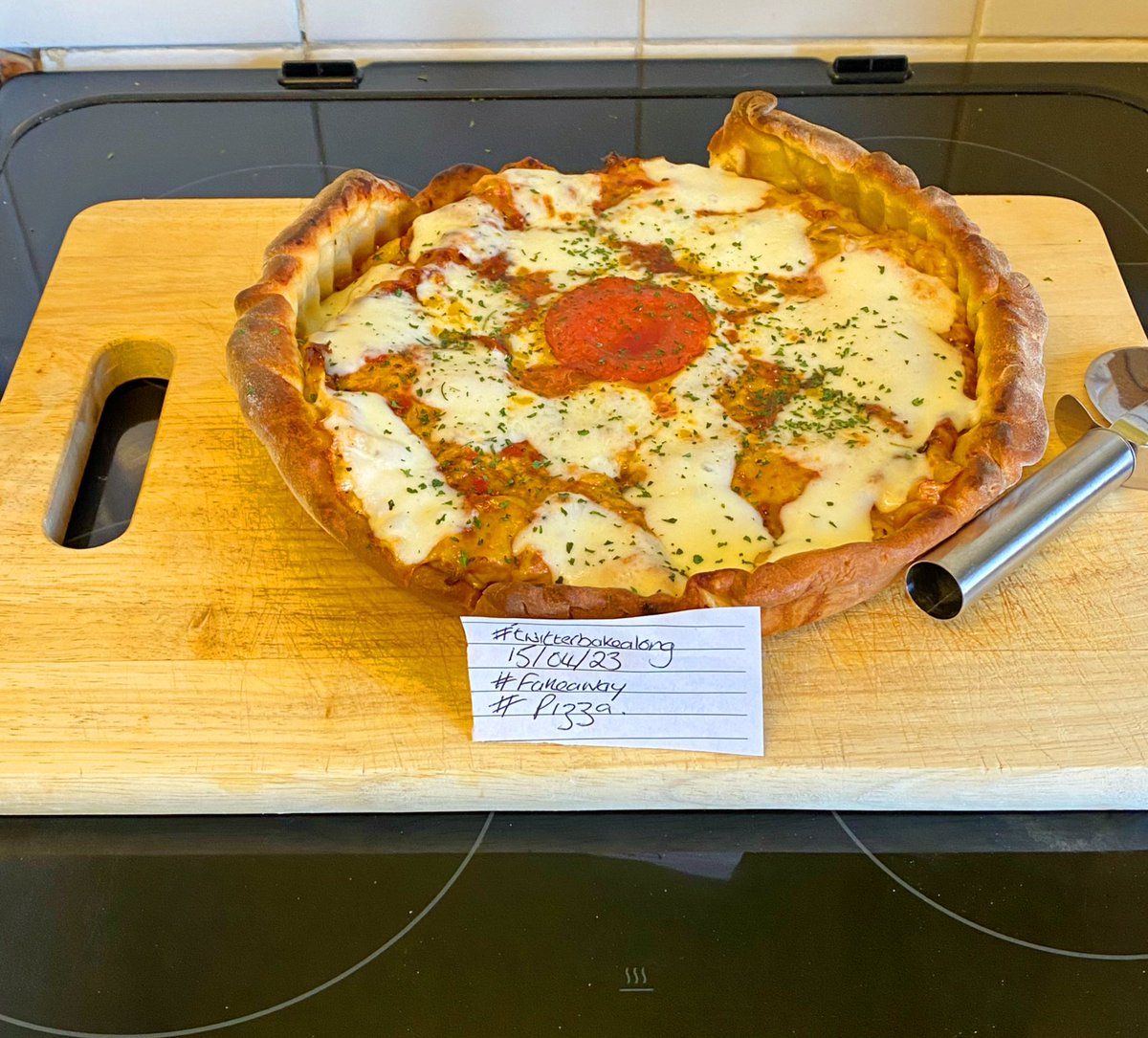 @thebakingnanna1 @Rob_C_Allen #twitterbakealong Chicago style pizza pie 🥧 upside down pizza #pizzatime #pretendychef #pizzapie