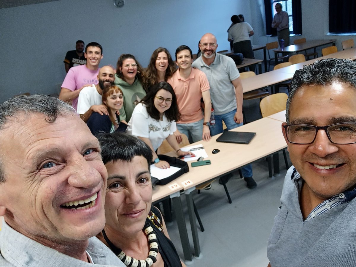 El pasado jueves, Cesar de la Cruz, de los Eco mercados de Granada, nos invitó a Mayte Toledano, del  El Enjambre sin Reina, y a TomaTomate a participar en el Máster en Agricultura y Ganadería Ecológicas que se da en la UPO. 
<a href="/pablodeolavide/">Pablo de Olavide</a> 
@elenjambresinreina
@tomatomatelavega