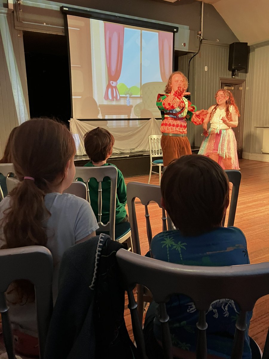 Mumsyme's tweet photo. Went to an #EasterPanto this afternoon. It was so fun! The kids loved it #Pantointhepub #notjustforChristmas https://t.co/tyzJ1pwkPR