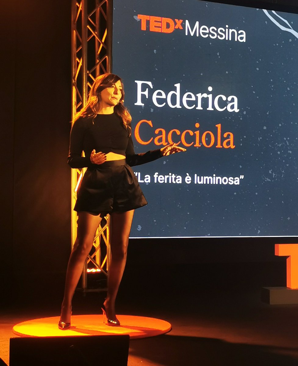 Chiude il TEDxMessina Federica Cacciola, ascoltiamo tutti “La ferita è luminosa” e prepariamoci a grandi emozioni. 

#TEDxMessina2023 
#Messina #TEDxMessina 

#eventimessina #messinaeventi #15prile #sicilia #tedx #tedtalk #ted #eventiculturali #strettodimessina