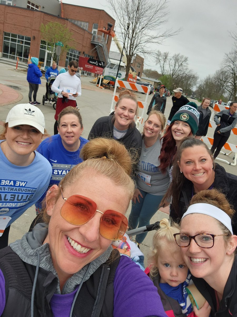 Look at these #MorrisJays rockstars - completed the @livehealthyiowa Bondu 5K this morning!! WTG!! 🙌🏃‍♀️💙🤍🖤 @alexis_wiltgen @nicoleoliver92 @CarrieJ40052386