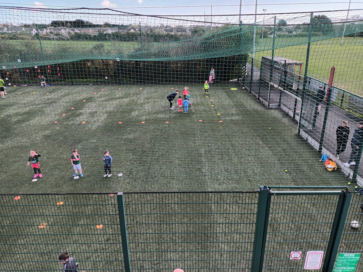 G_Malone's tweet photo. Great weather and turnout for our first @Glen_Emmets Nursery session of the year to get the ball rolling  🙌🏻 Many thanks to all coaches who helped out on the day 🙏🏻 #GAA #GPO https://t.co/VmhcFvjOns