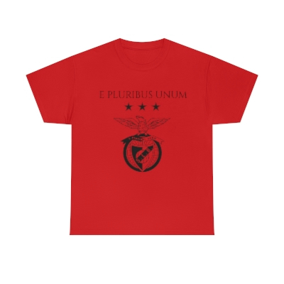 BenficaStuff23's tweet image. Mostre seu amor pelo Benfica com a nossa camisola ! Com o símbolo e "E Pluribus Unum", esta T-shirt transmite uma mensagem poderosa de união. Aproveite o desconto exclusivo no nosso site agora! #SLBenfica #EPluribusUnum #Desconto #CamisolaOficial #Benfica #CompreJá"