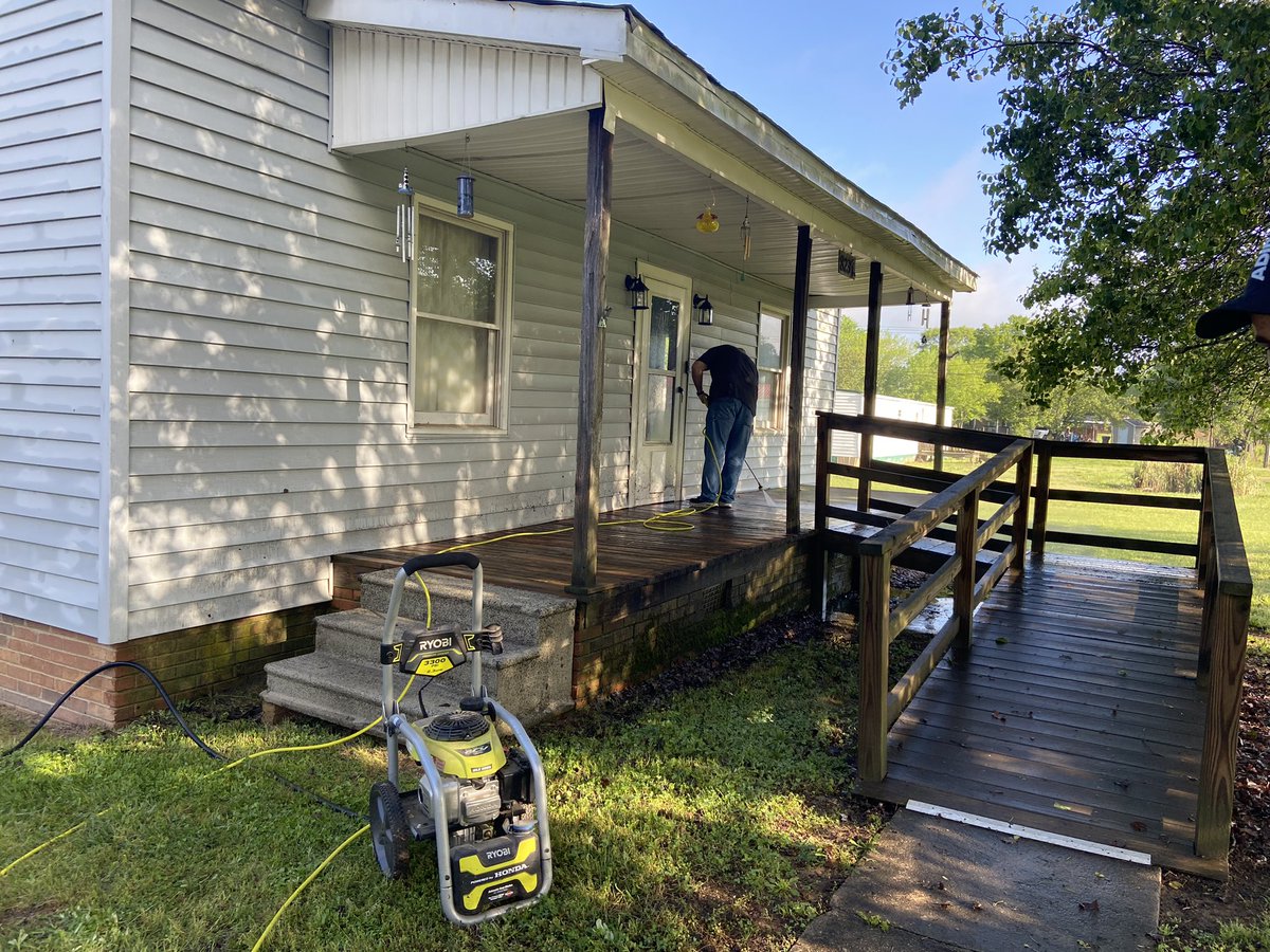 ✨𝕊𝕖𝕣𝕧𝕚𝕔𝕖 𝕊𝕠𝕦𝕥𝕙 ℝ𝕠𝕨𝕒𝕟✨
Our 2023 Service South Rowan event was a huge success! Thanks to 30 students &amp; 16 adults, we were able to help 7 sites in our community.