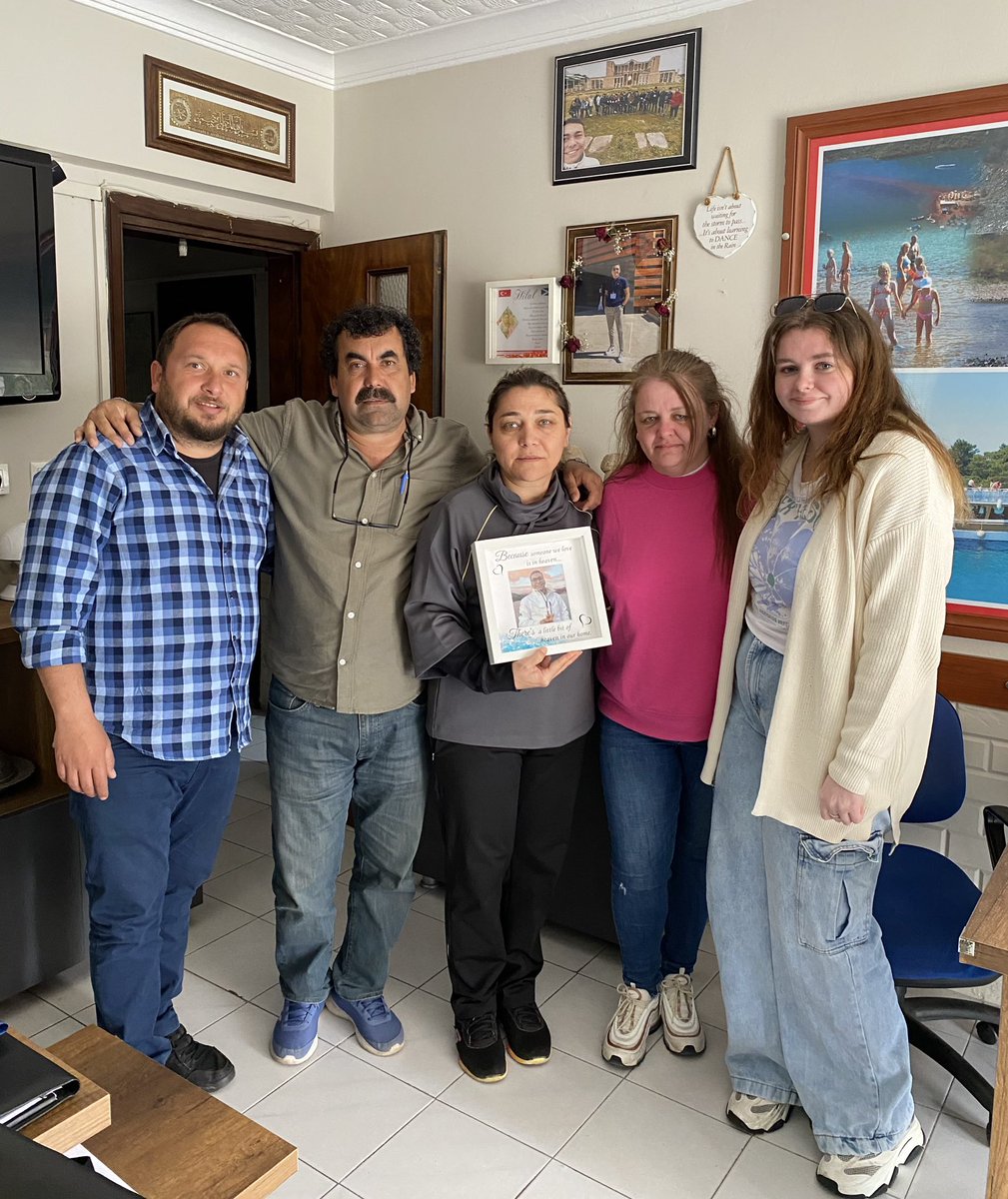 Annem sezon geldi sen gelmedin seni bekleyen müşterilerinde iki gözü iki  Çeşme fotoğraflarınla ve Özlem’inle annesinin Bİr  tanesi 😭😭😭😭😭💔❤️‍🔥💔🕊️🕊️kahrolası ihmaller. Zinciri yüzünden sana hasret kaldık 😭#isiasortakdavamız #isiasrehberleri #Tahsincemefe