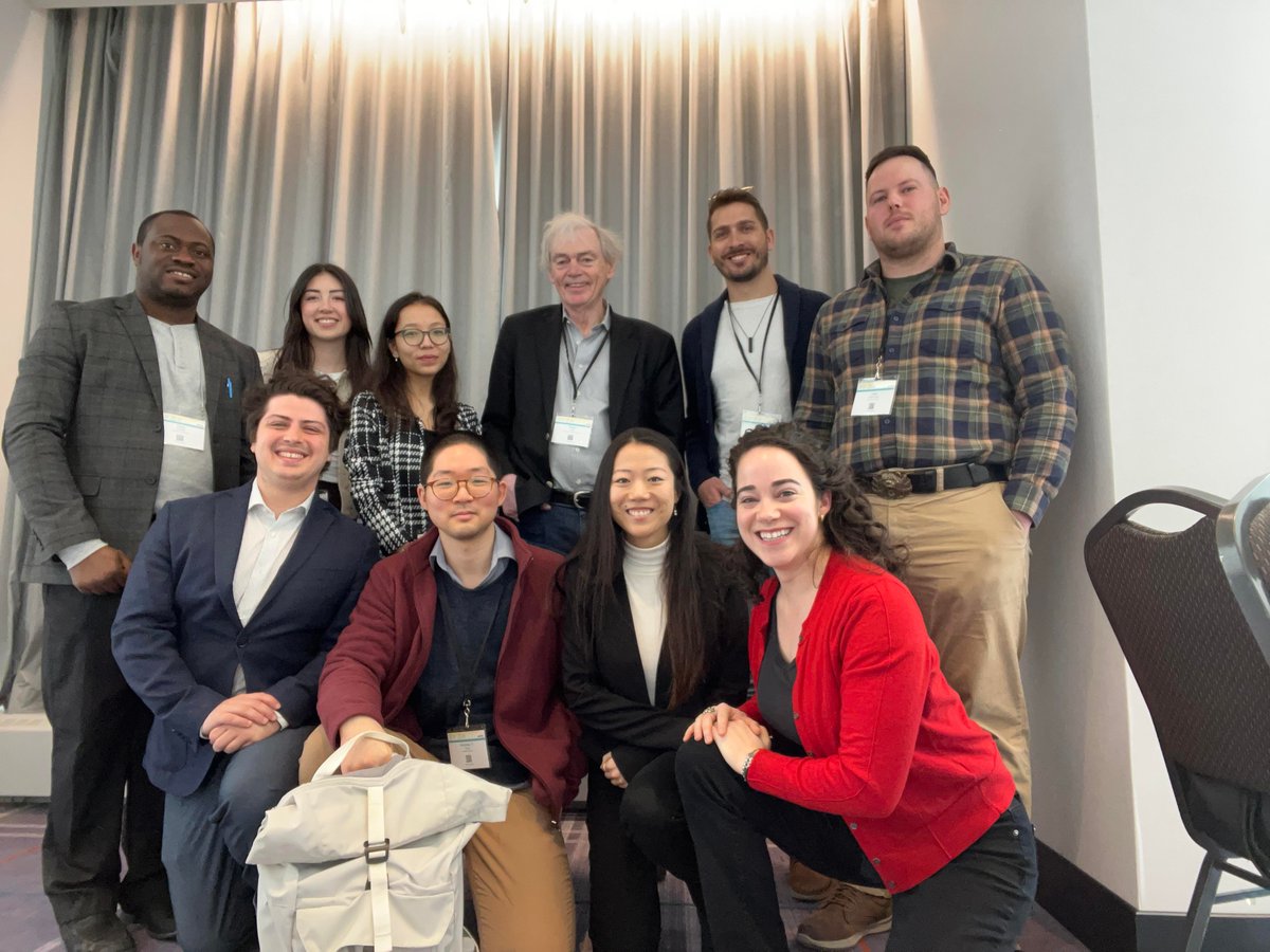AimeeRCastro's tweet photo. Excellent mentorship and research career discussions with Dr. Pieter Cullis at #ICAM23 @AFCm ! 
#ICAM23Cullis (tag for group to find the photo, but @AFMC_e plase rt? :) ) https://t.co/xlrV9i6kzt
