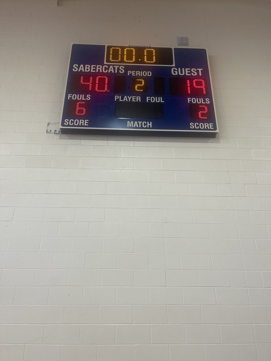 ok_royallegacy's tweet photo. Finally got to catch our HS boys in action ! First game of the day they took care of business! Back on the court at 2 #OKRL #Family #WeWill https://t.co/UzW4IRMhDI