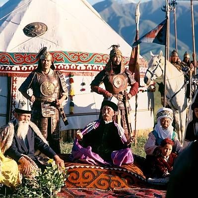 TurkTarihArsiv's tweet photo. “Bugün göz yumduklarınız, yarın bize göz açtırmayacak olanlardır.”

💬 Uygur Atasözü https://t.co/2J33KXSdaG