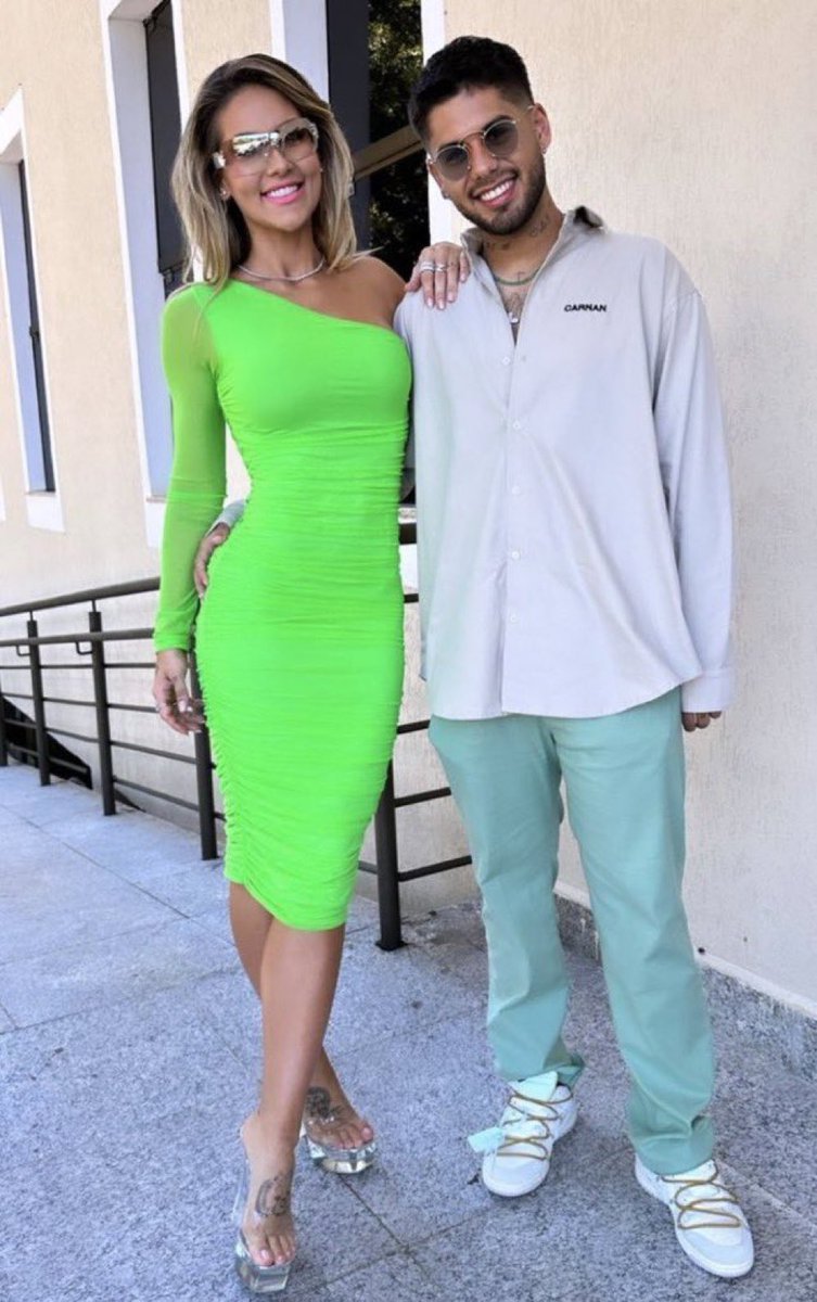 pretademaiss's tweet photo. sem querer falar mal mas eu fico com boba com um casal de milionário que vai ser padrinho de casamento nessa condição kkkkkkkkkkkk um casal pobre não ia largado assim nunca!! https://t.co/NW3swp1YBr
