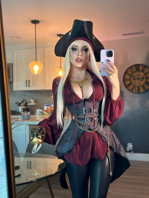 Let me hear your best pirate pick up lines! 🔥🏴&zwj;☠️ https://t.co/3UFEhAZ3nG<a href="/tag/maythe4th"class="tags"><span>#maythe4th</span></a>