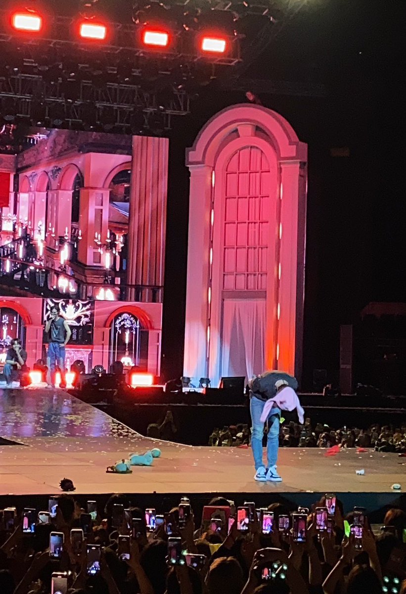 kun's 911, sia tweet media