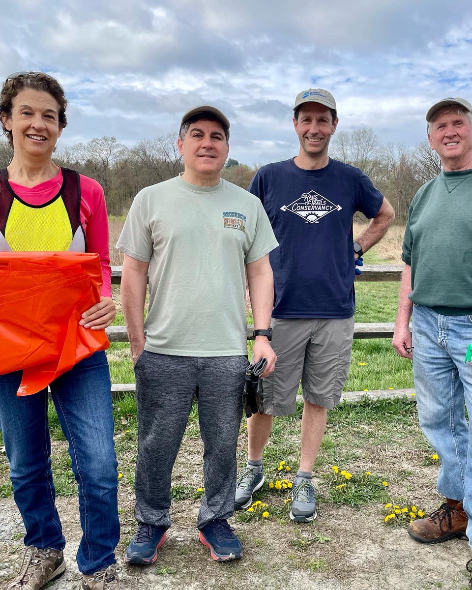 duarte4mendham's tweet photo. Picking up bottles, cans, car parts, chip bags, signs, Styrofoam & more with the Environmental Commission at annual stream cleanup organized by @RaritanHWaters! ππ²#rivercleanup #cleanstreams #RHAstreamcleanup #plasticpollutes https://t.co/XYGaTXMI1y