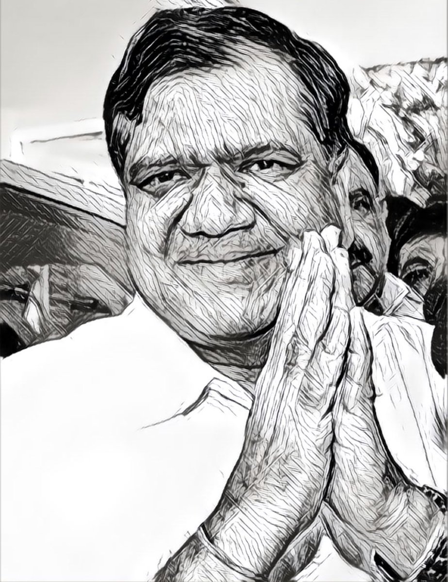 VishweshwarBhat's tweet photo. BJP leader and Former Chief Minister Jagadeesh Shettar resigns. Party top brass should have handled the entire issue with dignity and maturity. 

Sad. https://t.co/fFAAXlQZN4