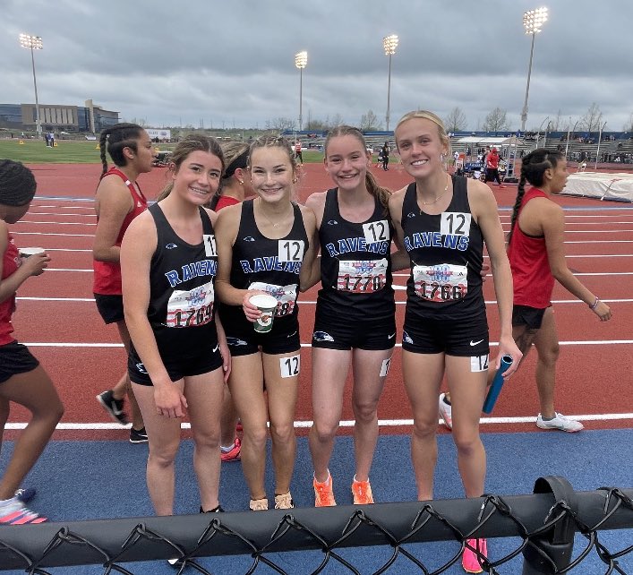 ONWRavensTF's tweet photo. The girls 4x800m Relay team of Brynn Lewis, Kate Schneider, Olivia Norris and Zori Primavera ran a season best time of 10:08.80 and placed 9th at the KU Relays!!  Congrats girls! https://t.co/9avPuxZ4b9