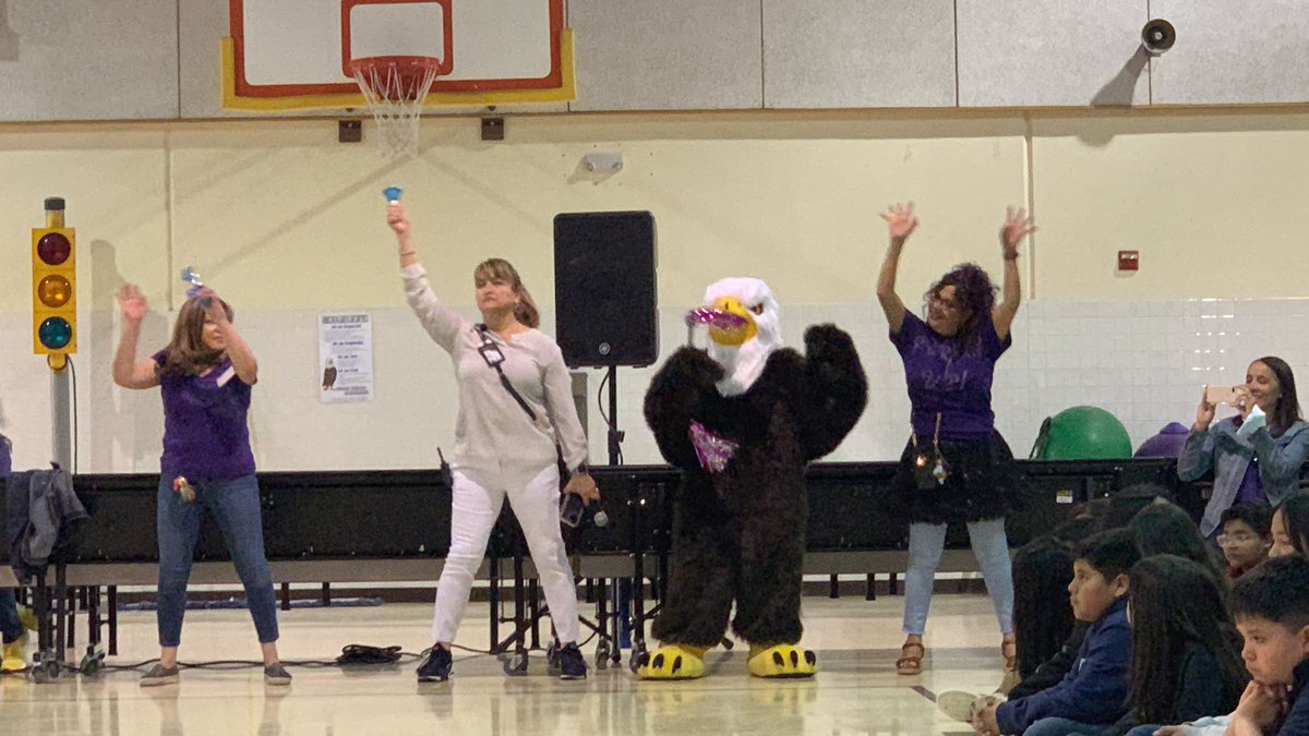 FMEagleMusic's tweet photo. STAAR Rally fun!!! 🕺You got this Eagles! 🦅💪🏼 
@fmeeagles @elopez014 https://t.co/MI1sRPsV4a