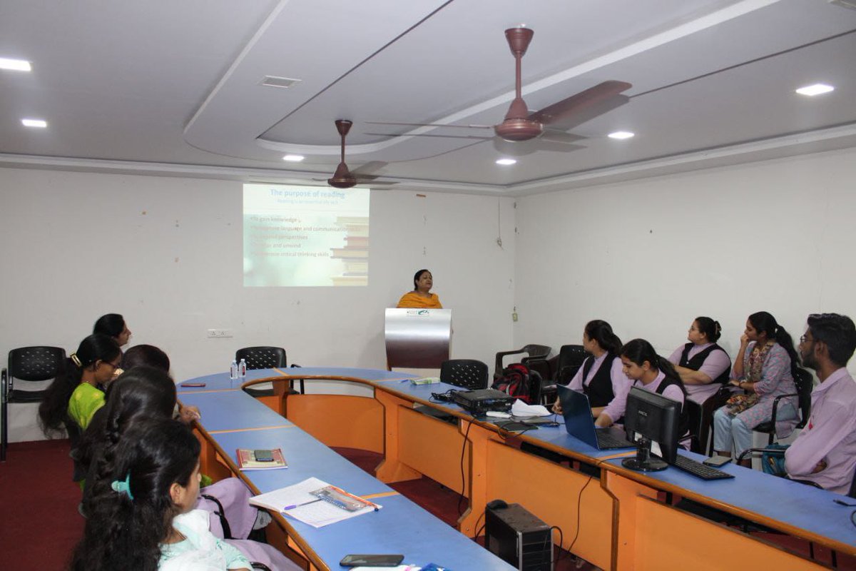 MrinaliniThaker's tweet photo. It was pleasure interacting with ILT B.Ed  students ( future teachers ) .Topic was Reading to preparing an academic book - review ,with special reference to Alchemist.

#literature #reading #booklovers #education #lecture #BookReview https://t.co/xZUCJYdYU4