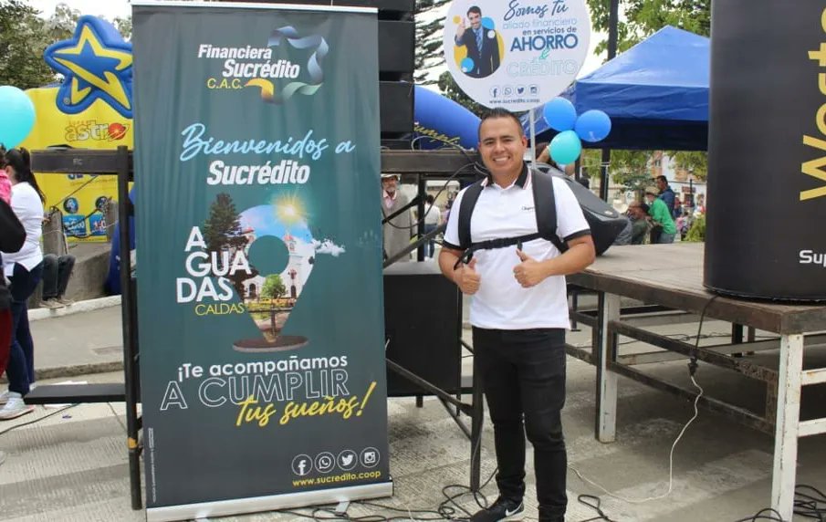 Coopsucredito's tweet photo. ¡Estamos felices! 😆🥳

Con música, baile, recreaciones y mucha alegría celebramos que llegamos a Aguadas, Caldas, para cumplir los sueños de los habitantes de esta región. 💃🏻🤩

Durante todo el día estaremos en el parque principal. ¡Acompáñanos! 🎉 https://t.co/jv8IOpC71t