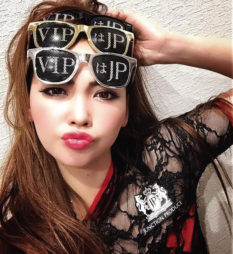 JUNCTIONPR0DUCE's tweet photo. #jp
#glass
#vipisjp
#new
#product
#vipはjp
#jpマーク
#jpmark
#パリピ
#party
#パーティー
#people
#ピープル
#パーリー
#ピーポー
#gold
#ゴールド
#chrome
#クローム
#vipcar
#black
#white https://t.co/NfVouvaTrC
