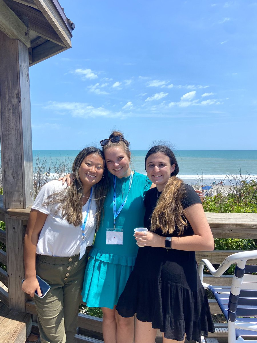madeline_ketner's tweet photo. Not a bad place for a conference! ☀️ We are enjoying our last day of the 30th Annual Conference on Comparative Cognition - it has been wonderful! #co3_2023 https://t.co/axmpqGym1E