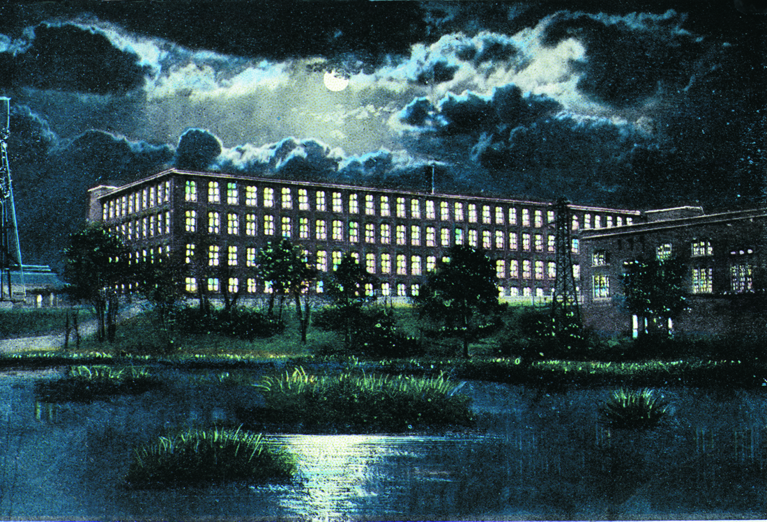 SCStateMuseum's tweet photo. On this date in 1894, Arethas Blood pulled a switch and started the motors at the Columbia Duck Mill, becoming the first all-electric textile mill in the United States.
Note quite a century later, in October of 1988, this building would become the SCSM.
#SCSM35 https://t.co/TcpDvbnR8m