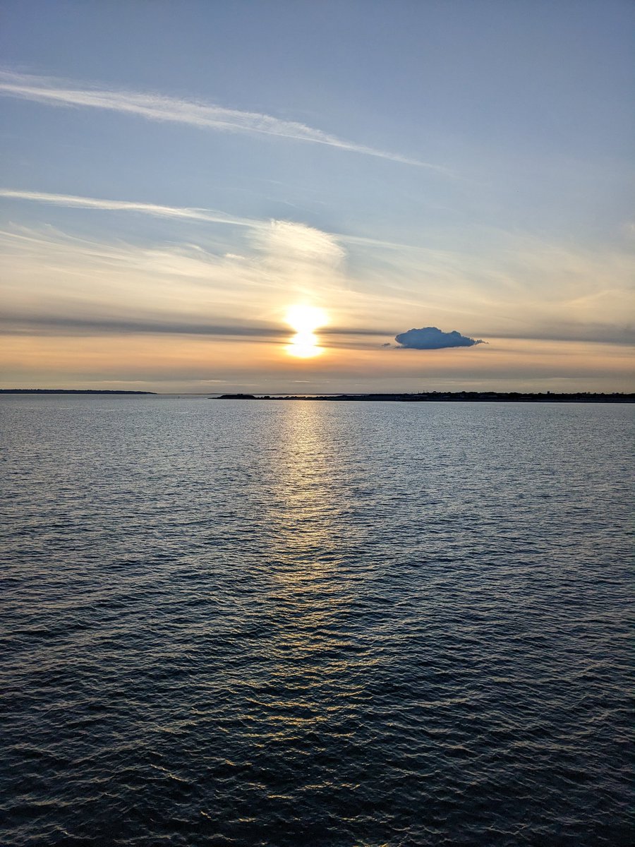 Sad to be leaving the iow, but leaving in the sun on the Solent is rather lovely!