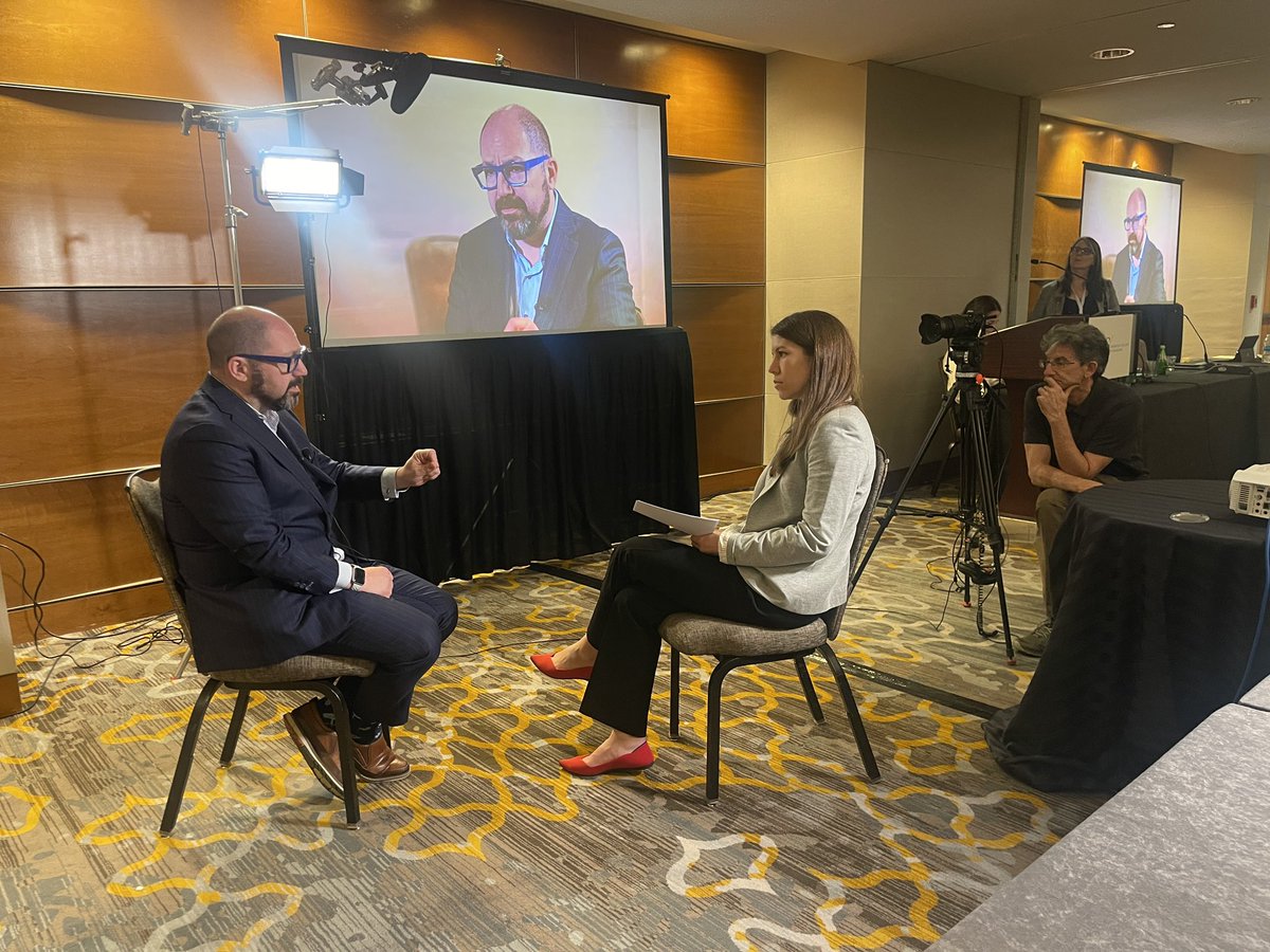 michikoG's tweet photo. Dr. @jeffreyfarma answering tough media questions at the #ACSLAS23 media training workshop. He is a pro! https://t.co/NOqQ9QTRBW