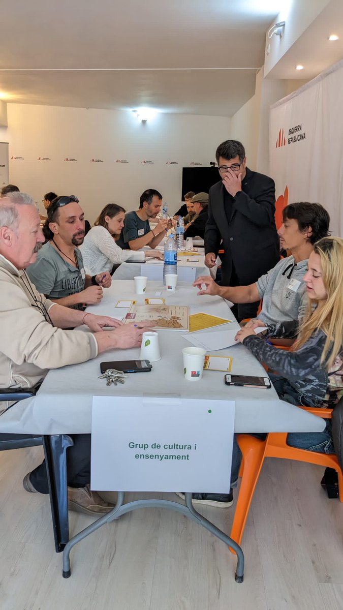 Avui hem posat el futur de Tremp sobre la taula!

👉 A través d'una dinàmica de joc en grup, 15 entitats representatives han presentat propostes de diferents índole.

Gràcies per haver vingut; gràcies per ajudar-nos a imaginar i construir un municipi millor 👏 En prenem nota! ✍️