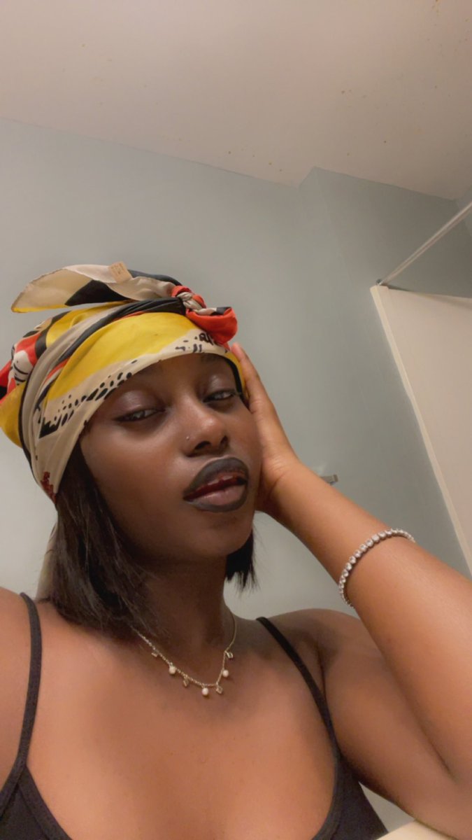 chokomilooo's tweet photo. lip liner fail 🥲 https://t.co/0OUxm2kyZP