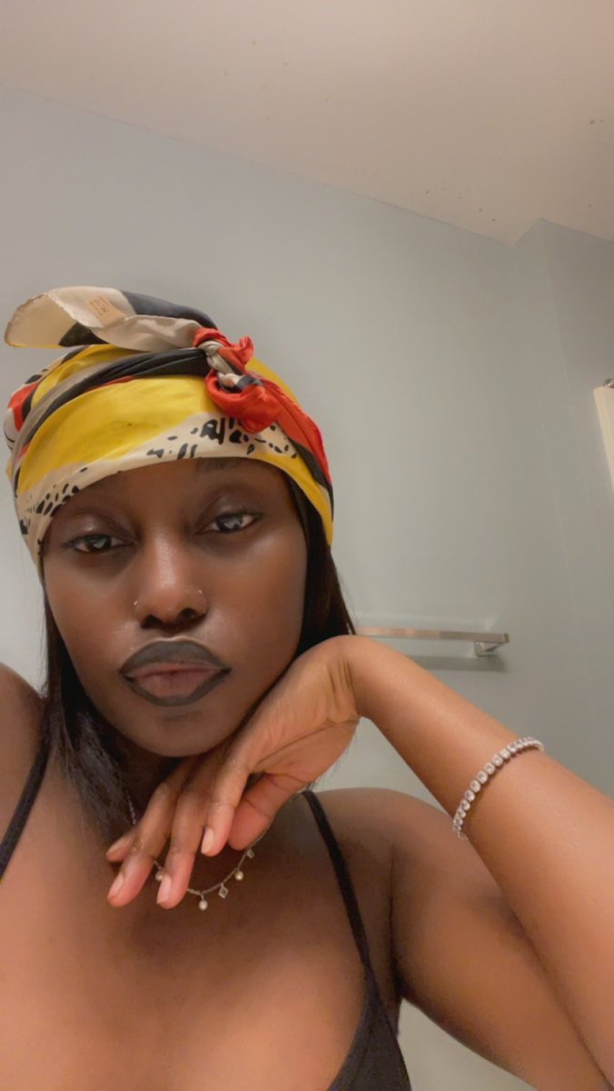 chokomilooo's tweet photo. lip liner fail 🥲 https://t.co/0OUxm2kyZP