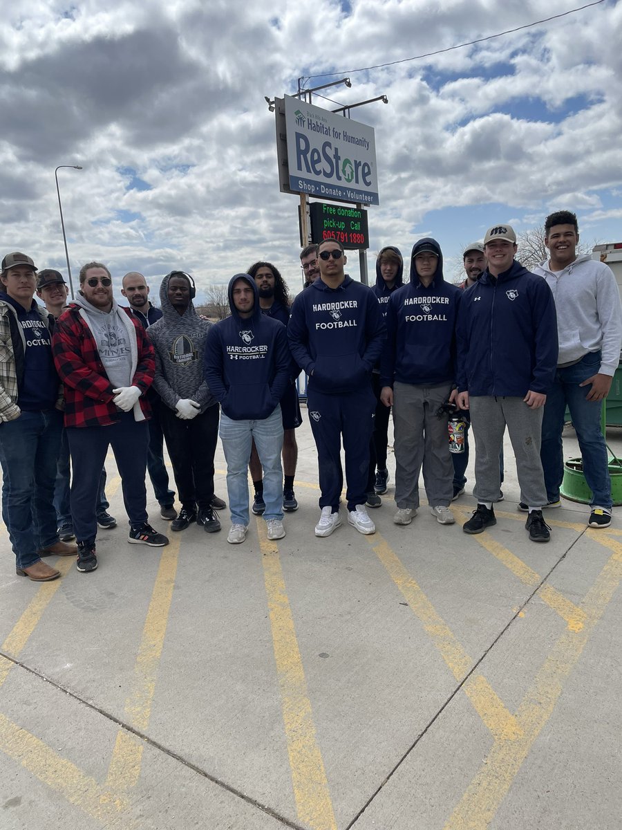HardrockerFB's tweet photo. Annual Spring Cleanup was a success! 

Thank you to everyone who helped with today!

#RCCleanup2023

#TheHardrockLife https://t.co/m0P5oS25aC