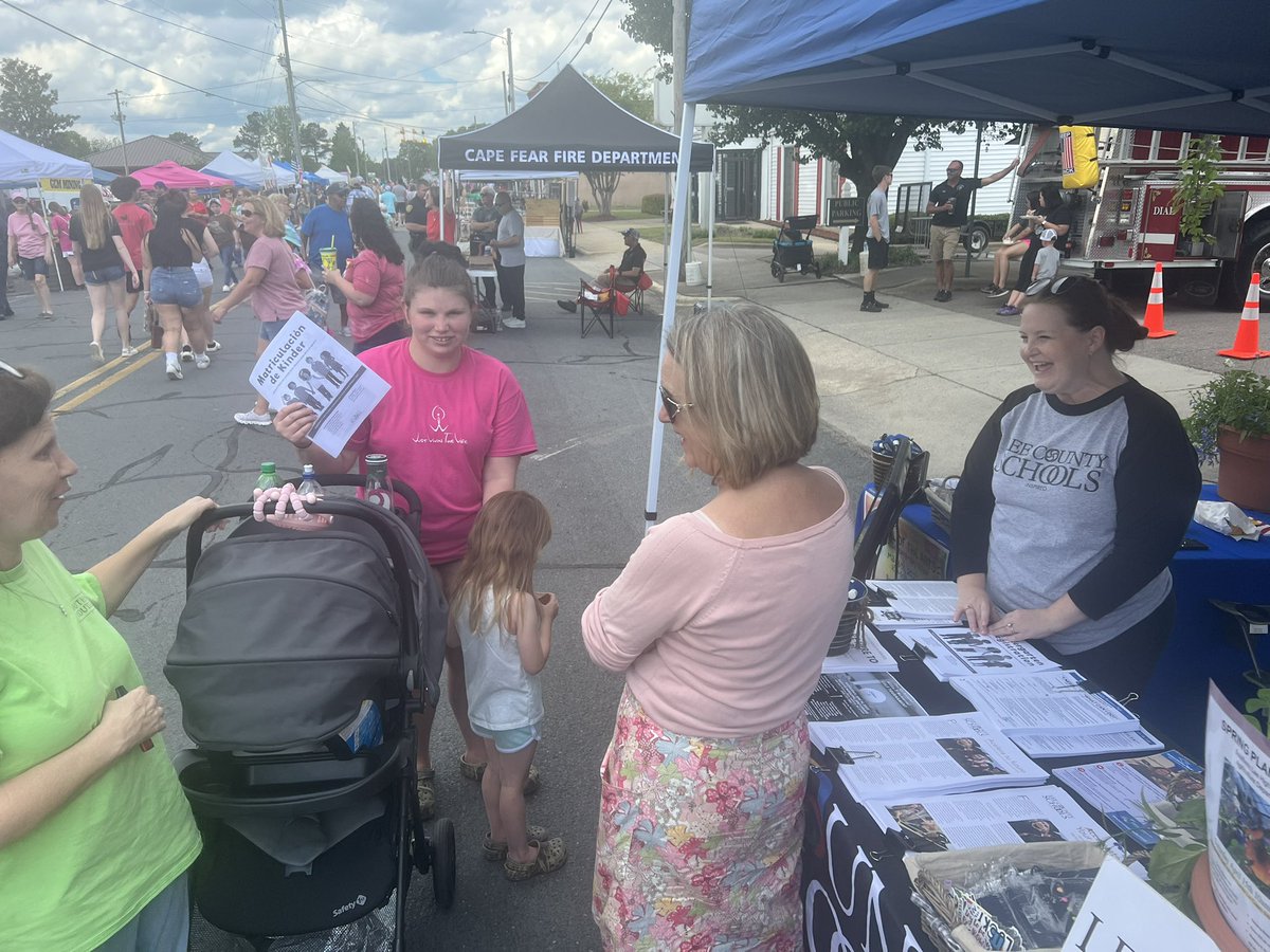 A great day in Broadway, NC. <a href="/leecoschoolsnc/">Lee County Schools</a> is enjoying our time at the Broadway Our Way festival connecting with students, families, and community.  #lcsinspired <a href="/leecosupt/">Andy Bryan</a> <a href="/cdossenbach/">Chris Dossenbach</a> <a href="/JAlversonLCS/">James Alverson</a>