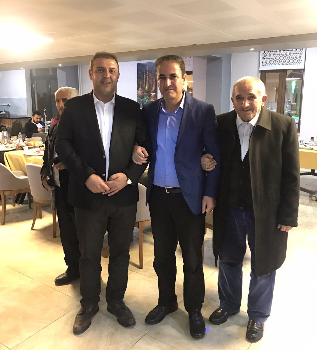 AdemARVAS_'s tweet photo. Önceki dönemlerde ,yönetiminde yer aldığım 
Ak Parti Edremit İlçe Başkanlığımızın,iftar programına davetli idik…
Eski yönetime Vefa gösteren ilçe başkanımıza ve mevcut yönetimine teşekkürler 🙏🏻
@Affanorhan @emreguray65 
@SezerBayrmoglu @AkEdremit65 https://t.co/o5NVUtMEw8