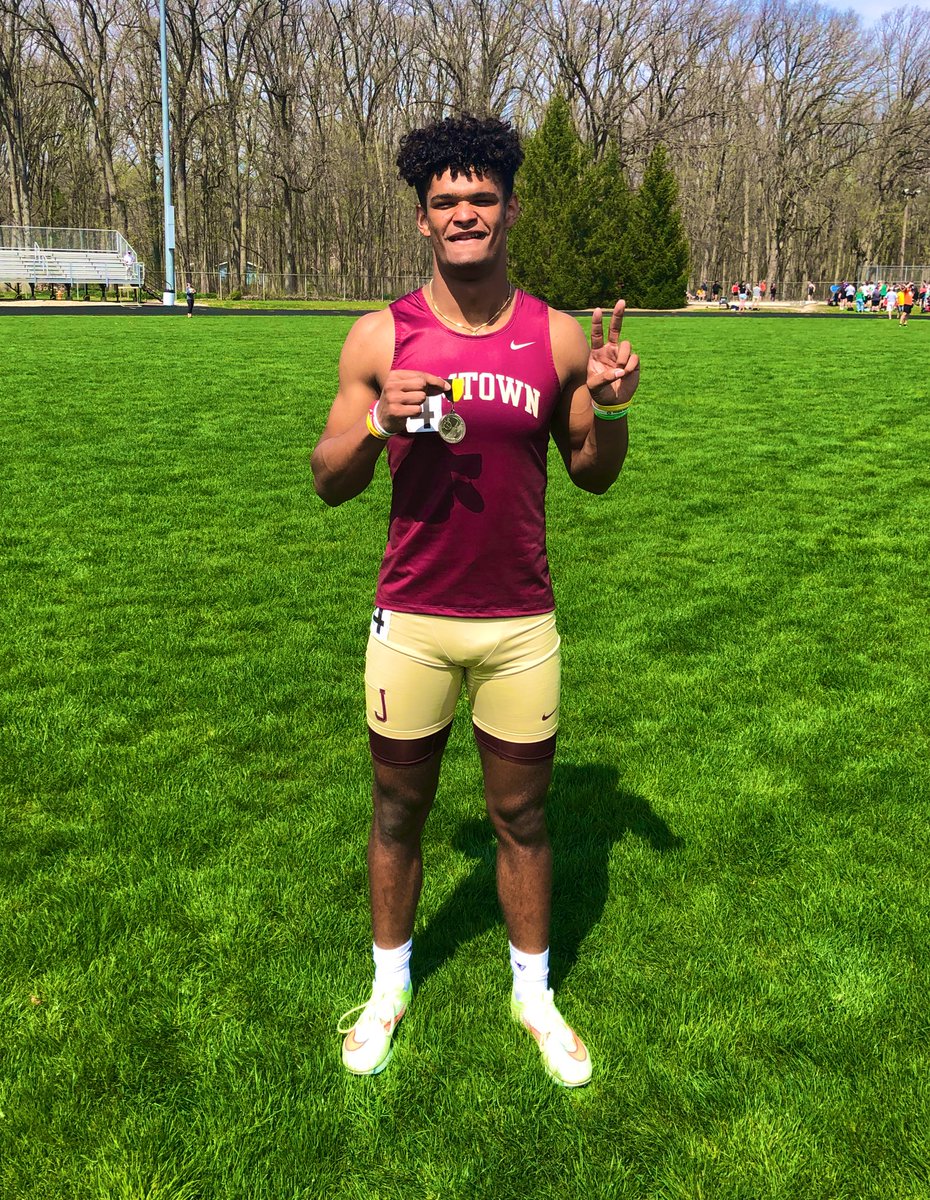 Coach_Slabaugh's tweet photo. The boys placed 7th at the Tim Wilkins Invite!🏁

@BishopWill14 placed 2nd in the 100 and 400

Chase Coughenour, Javen Jackson, Owen Sangbriel, and @ColinChristman4 placed 2nd in the 4x1

Owen SanGabriel placed 5th in the 300 Hurdles

@ColinChristman4 placed 6th in the Long Jump https://t.co/fH9YnGZ6PY