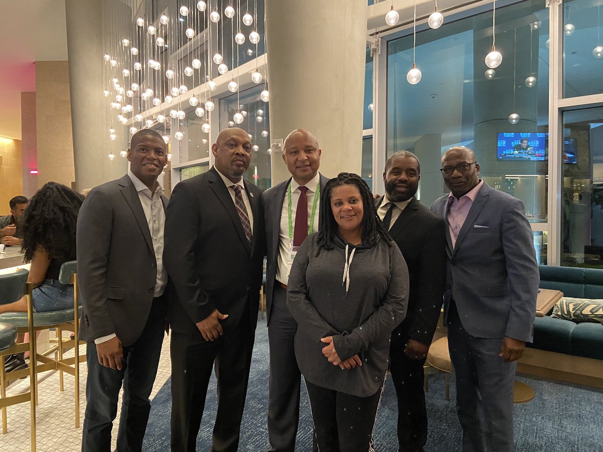 When you get to stand amongst giants… love these Kings of science. 😍❤️Connecting with royalty @AACR #AACR2023 #workforcediversity #RepresentationMatters #cancerequity #CancerResearch @djhazadus @DrBrianMRivers @phd_yates @rick_kittles