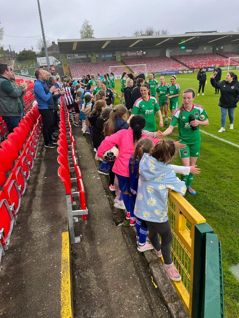StephenCrowley0's tweet photo. Thank you @CorkCityFC for hosting our girls academy this afternoon, the girls had a blast, you are inspirations to the next generation coming up 👏🏻💙👍⚽️ @Erika_2_me @DermotUsher @Evertonafc58 @CoughloDerek https://t.co/RiyqRktqlQ