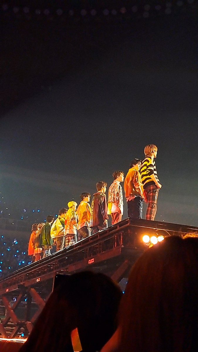 eksmosi's tweet photo. Stage terkeren smpe sgt wow wow aku melihatnya naik

#台北欢迎TREASURE #HELLO_TAIPEI #TREASURE_HELLO_IN_taipei #TREASURE_HELLO_ASIA_TOUR #TREASURE @treasuremembers https://t.co/IXagR5HMdL