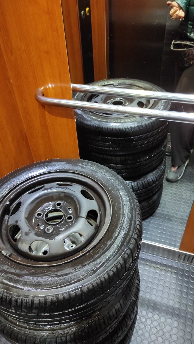 Preparando las ruedas para que pase la ITV el Harlekin 😅