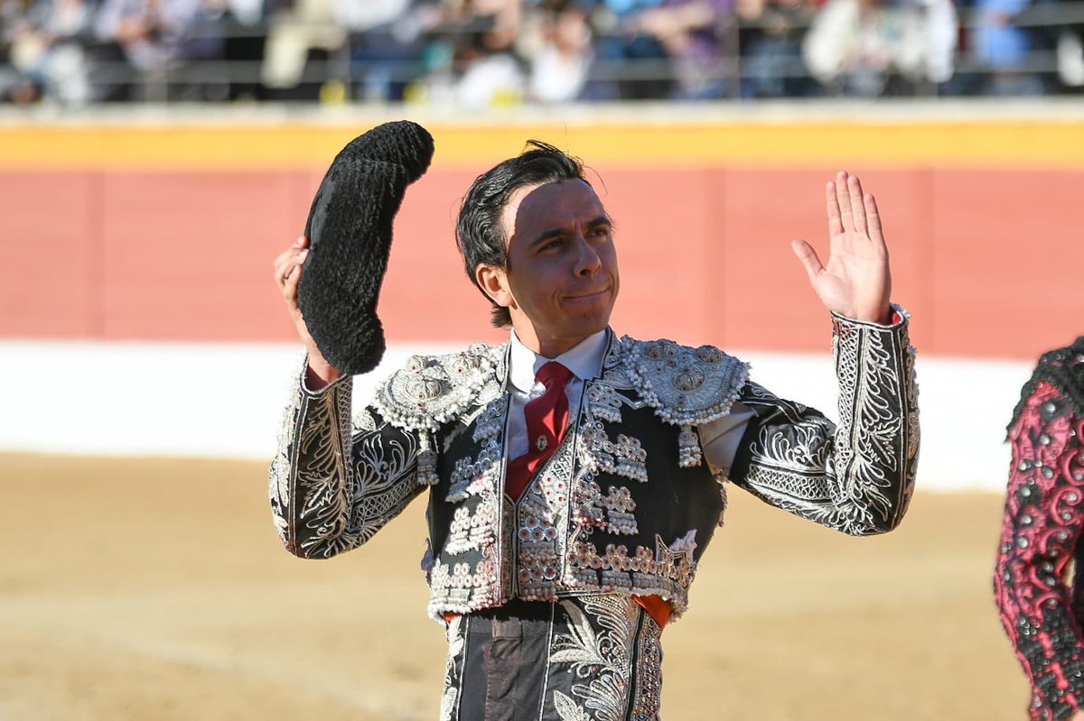 Notables actuaciones de Borja Jiménez y Juan de Castilla en la primera semifinal de la Copa Chenel
infotauro.com/notables-actua…