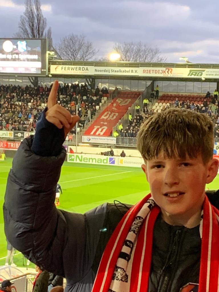 MichielFerwerda's tweet photo. Met #max #Ferwerda naar @SpartaRotterdam tegen @scHeerenveen.  👌
#spahee https://t.co/Hcts4spLhl