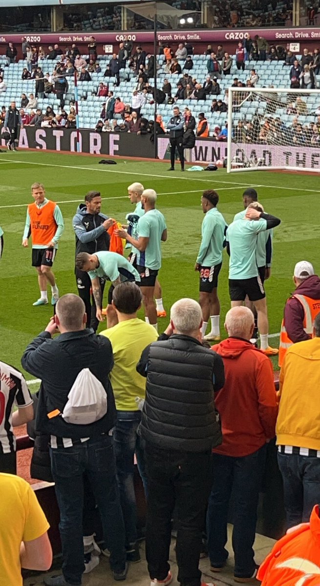 Dad and daughter day to watch the mighty toon. Just a shame they didn’t turn up!! Bad day in the office 🖤🤍⚽️ #Newcastle_United