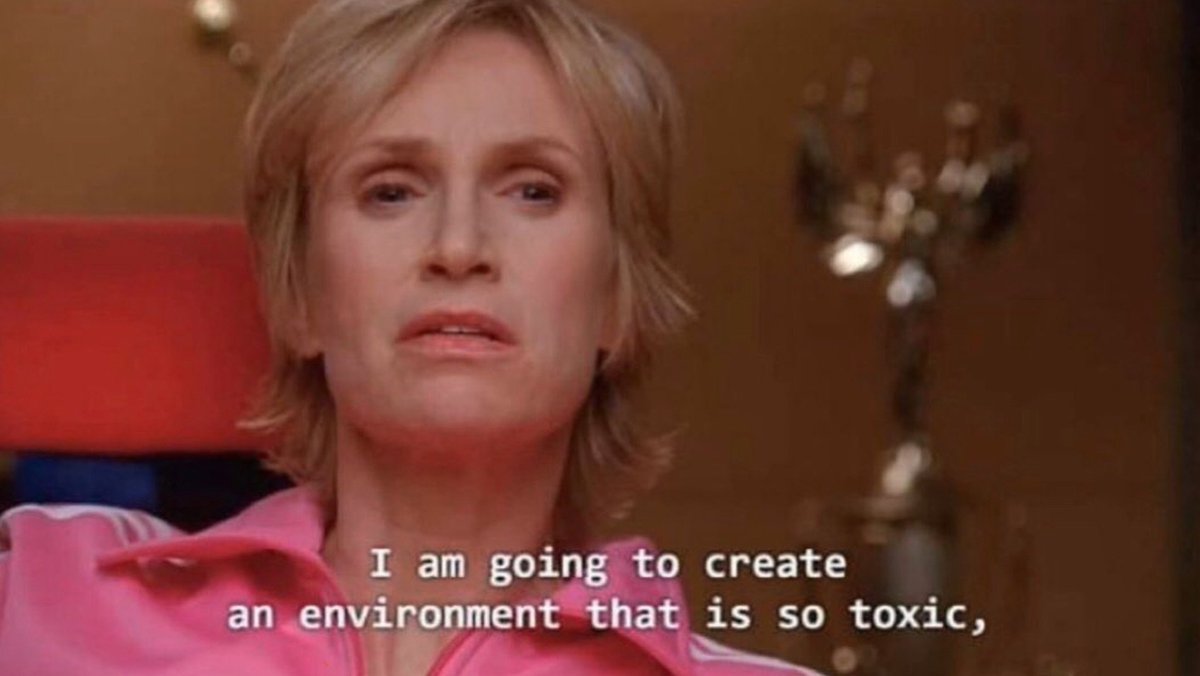 S__Baksh's tweet photo. my immune system when it sees one (1) grain of pollen https://t.co/yz43nzr5D1
