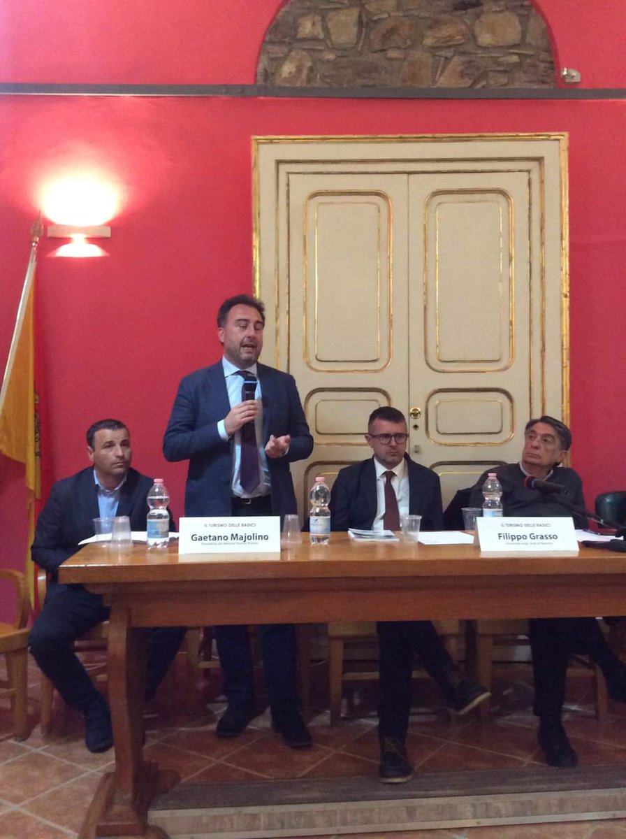 GaetanoMajolino's tweet photo. Ieri a #Mistretta una bella occasione per discutere di #turismodelleradici, rigenerazione dei #borghi, sviluppo economico e governance di livello metropolitano e comprensoriale @MessinaTB. Grazie e alla prossima! https://t.co/FFYCpNqn8C
