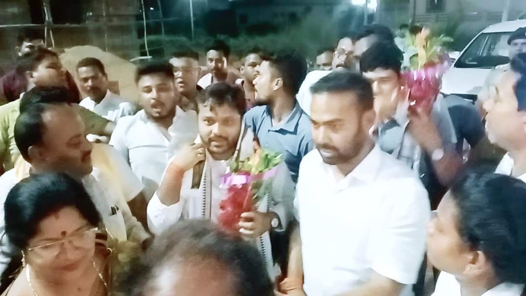 BiswalSouvic's tweet photo. ସଭିଙ୍କୁ ମୋର ଆନ୍ତରିକ ଶୁଭେଚ୍ଛା ଜ୍ଞାପନ ସହ ଅଶେଷ ଧନ୍ୟବାଦ୍ ଜଣାଉଛି।🙏
#SusthaOdishaSukhiOdisha 🏥 #Health4All ⚕️
#DevelopmentWorksInCuttack 👏 #Odisha https://t.co/whD1LR7sAo