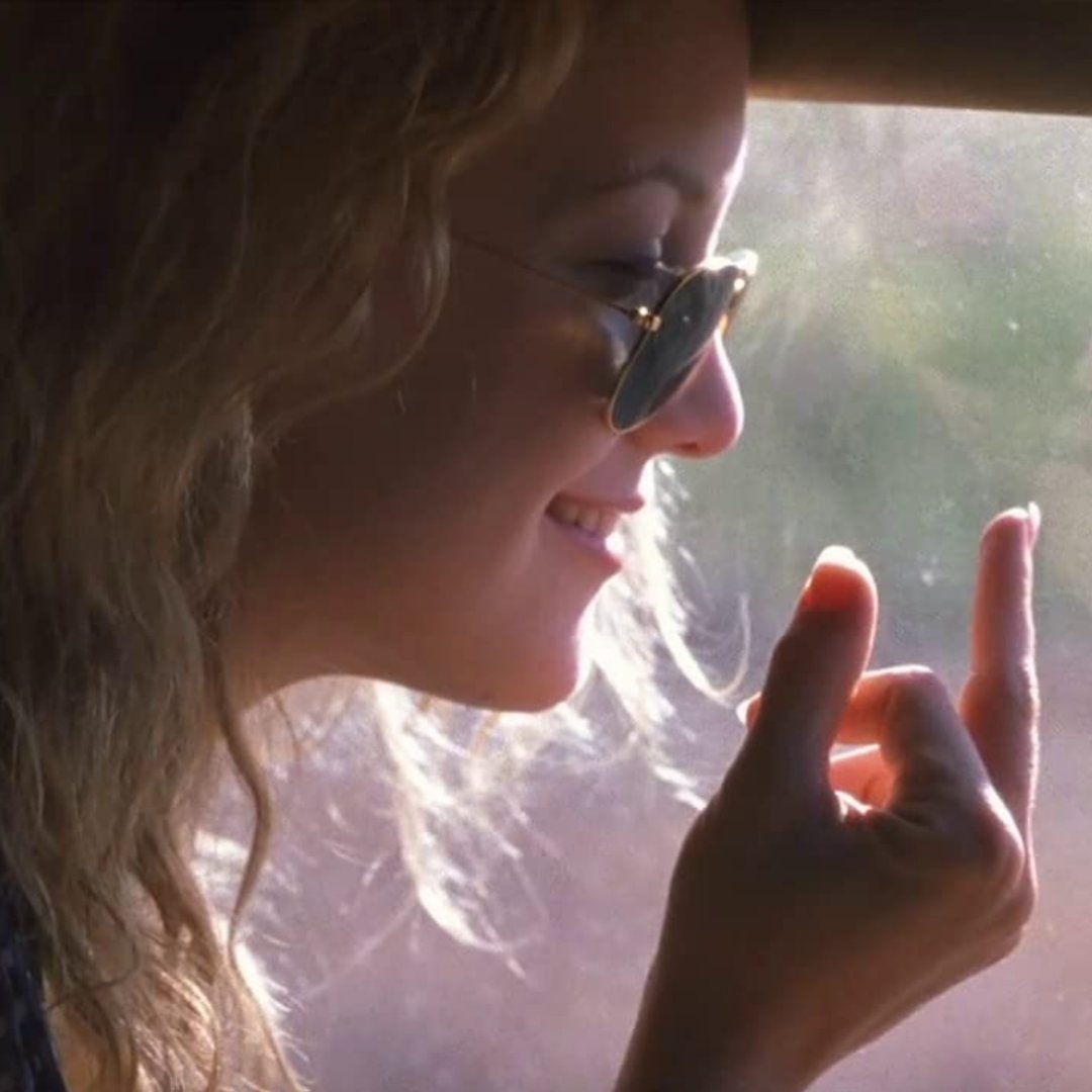 Calling all groupies. 🎶 

Fall in love with Kate Hudson as Penny Lane in ALMOST FAMOUS! Based in the 70s, this film follows Patrick, a young writer who has been given a chance to write a story for Rolling Stone magazine about an up-and-coming rock band. 

🗓 Sunday at 10 PM!